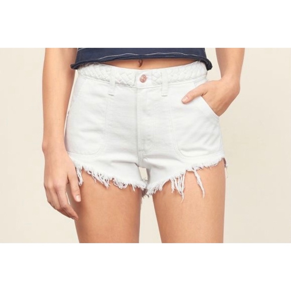LIKE NEW Abercrombie & Fitch White Festival Shorts